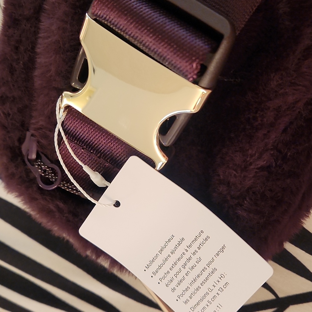 Everwhere Belt Bag 1L - Picture 8 of 11